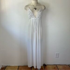 Elegant White Lace Nightgown